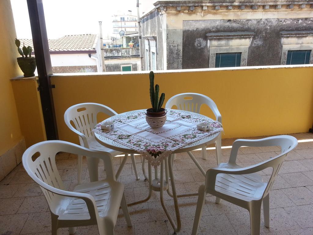 La Via Del Mare - Acireale Centro Storico Διαμέρισμα Δωμάτιο φωτογραφία